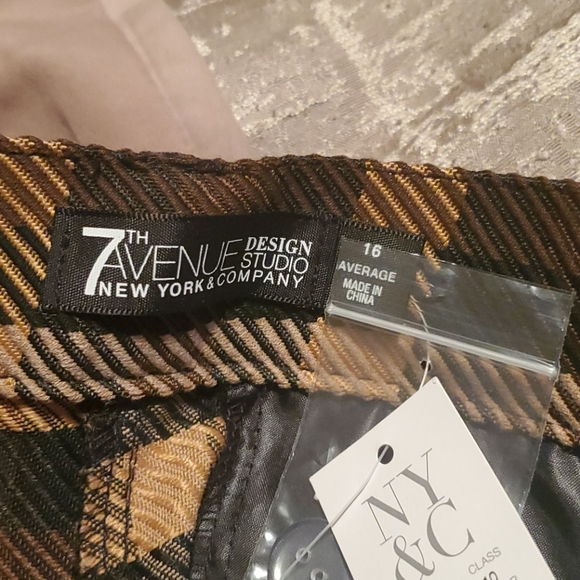 Cargo Jogger Ankle Pants - Picture 5 of 6